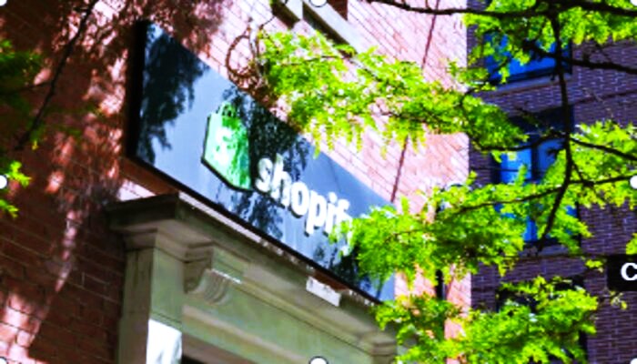 How to find shopify stores